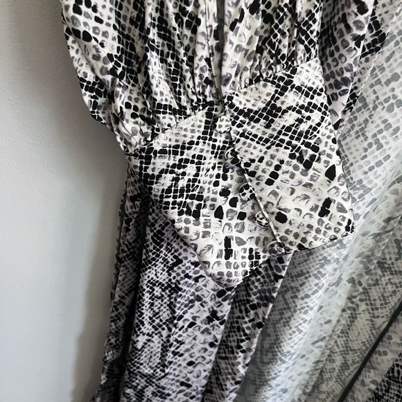 Sleek Good American Python Duster Robe Size 5= 2XL - Picture 7 of 12